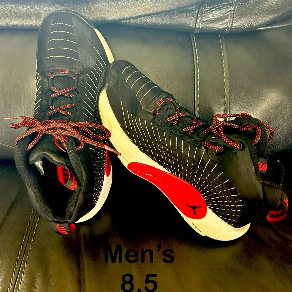 Used Men’s Nike Air Zoom size 8.5